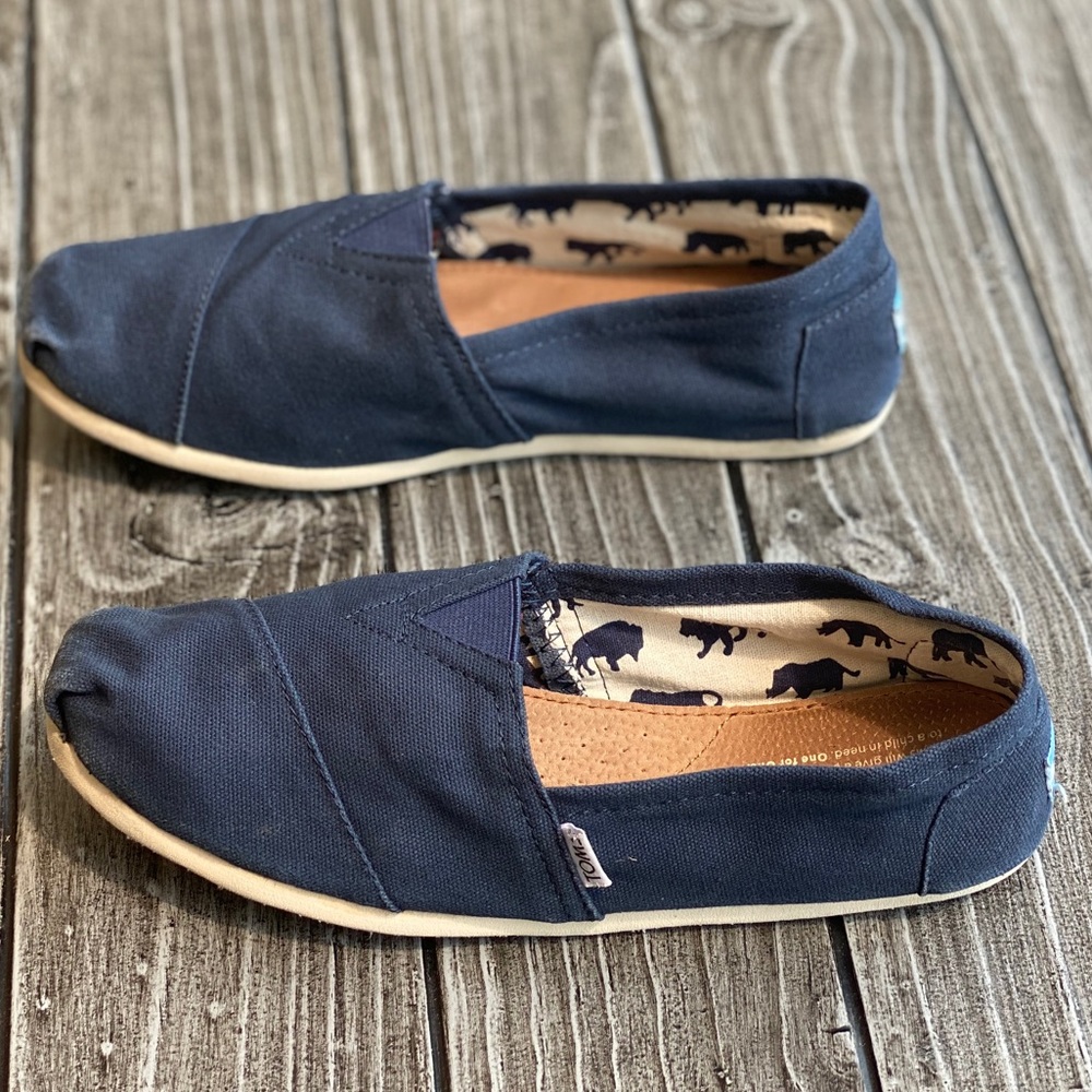 Tom's Classic Blue Flats w/Animal Print Inside - Picture 4 of 5